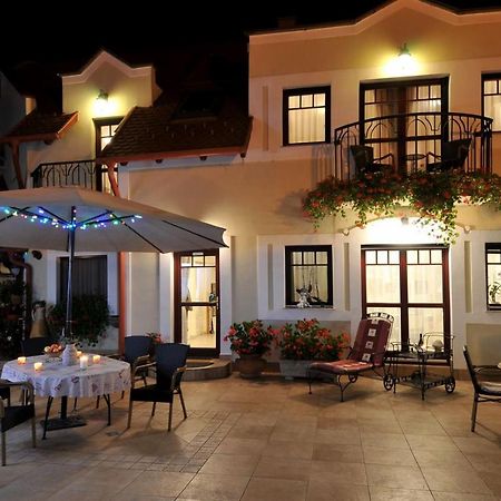 Patria Panzio Bed & Breakfast Егер Екстериор снимка