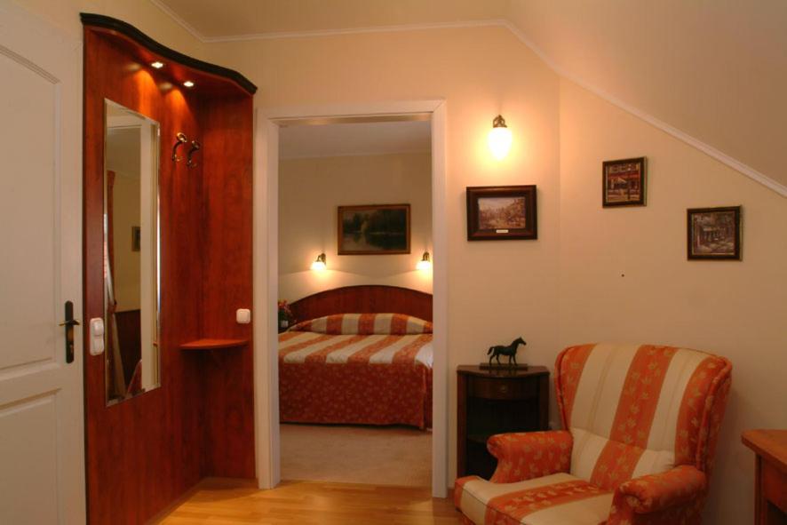 Patria Panzio Bed & Breakfast Егер Екстериор снимка