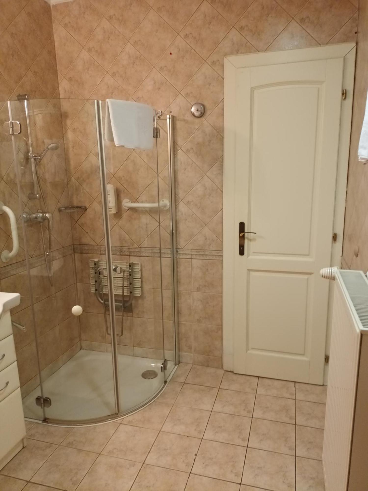 Patria Panzio Bed & Breakfast Егер Екстериор снимка